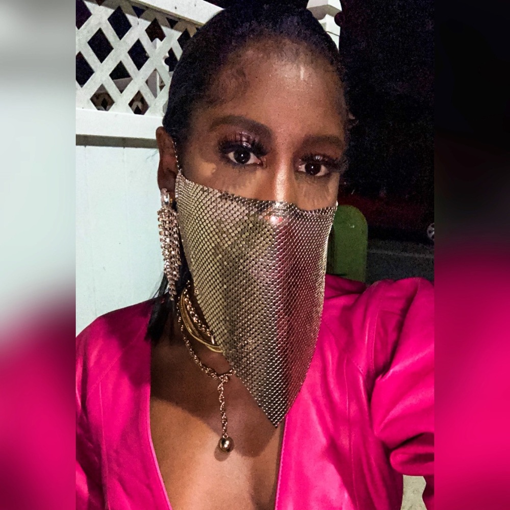 Meet your Posher, Tiara